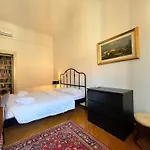 Prestigious 3 Bedrooms, 8 Guest, Centre Porta Romana *