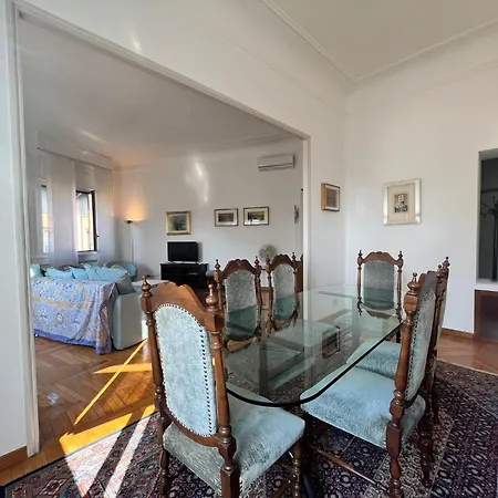 Prestigious 3 Bedrooms, 8 Guest, Centre Porta Romana * Milano